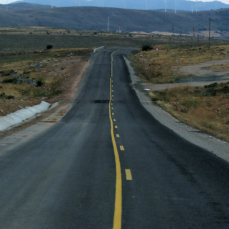 Algunas de nuestras rutas son muy atractivas entre los moteros y son ya un clásico entre los itinerarios de largo recorrido / ALC.