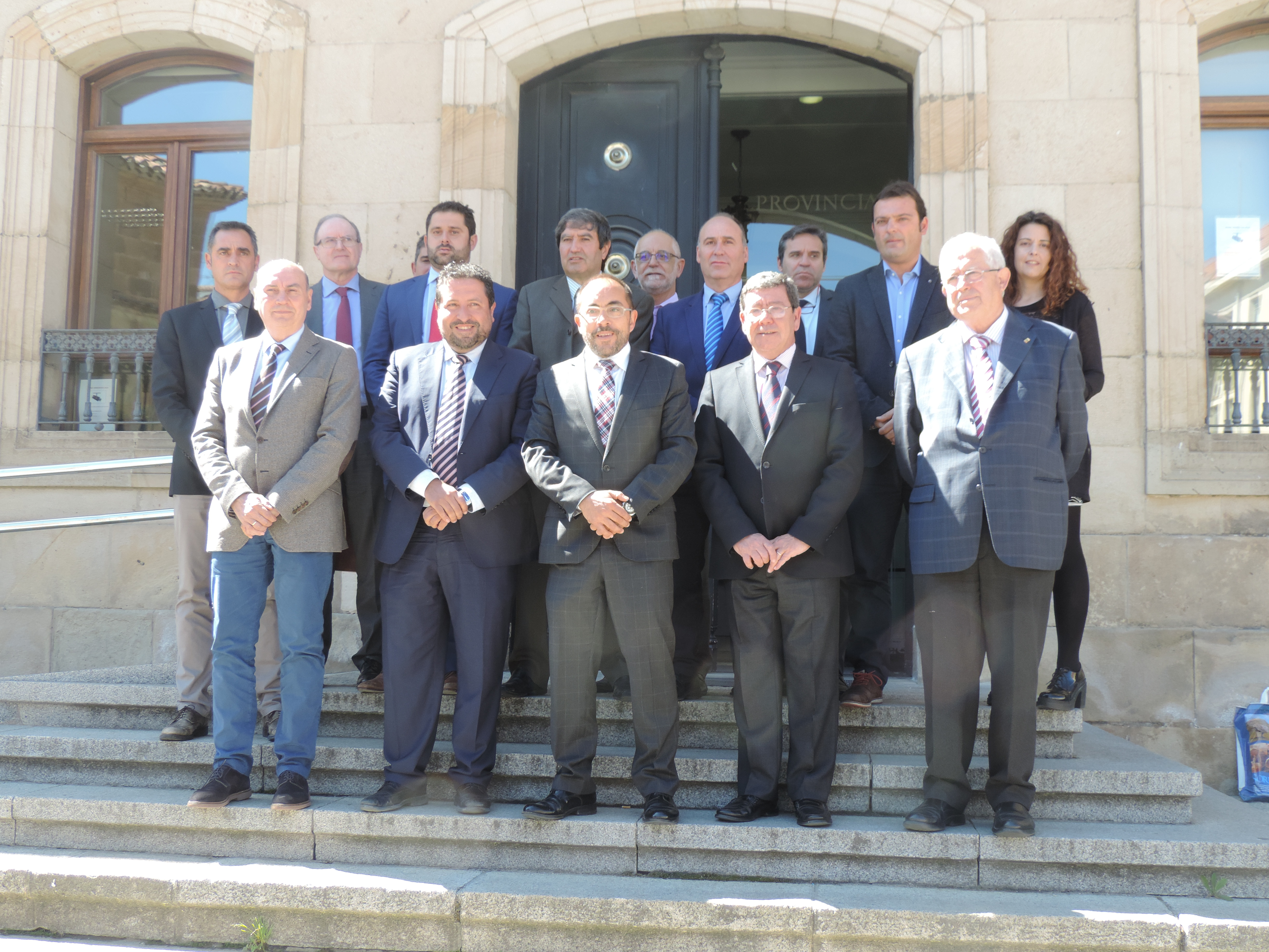 Foto de grupo de los asistentes al Consejo Rector del Consorcio Camino del Cid celebrado en Soria