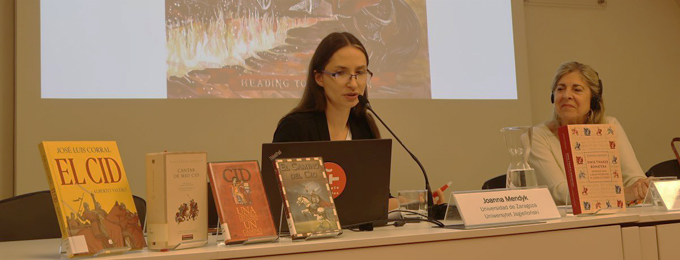 La investigadora Joanna Mendyk en el Instituto Cervantes de Cracovia