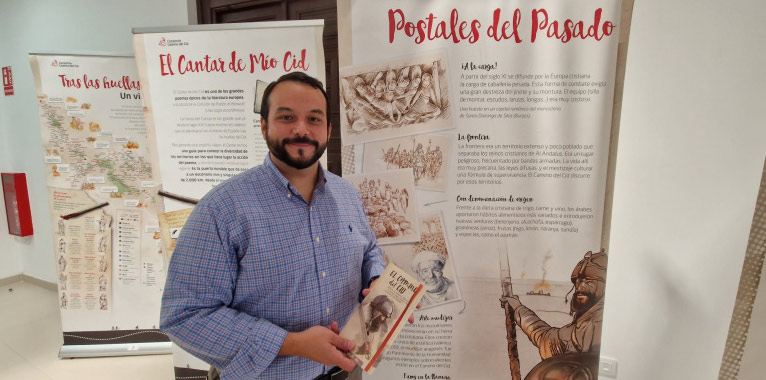 El concejal Gonzalo Montoya en la exposición del Camino del Cid