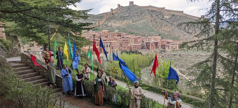 Un grupo de participantes en la última edición de las "Correrías" en Albarracín, Teruel (Foto: Asociación Cultural Mio Cid)