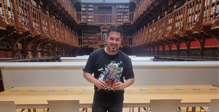 El dibujante y guionista de cómics Iván Sarnago en la Biblioteca del Monasterio de San Agustín de Burgos