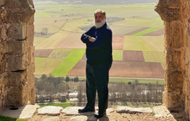 Javier Pérez Andrés en la fortaleza de Gormaz (Soria). Foto: El Arcón