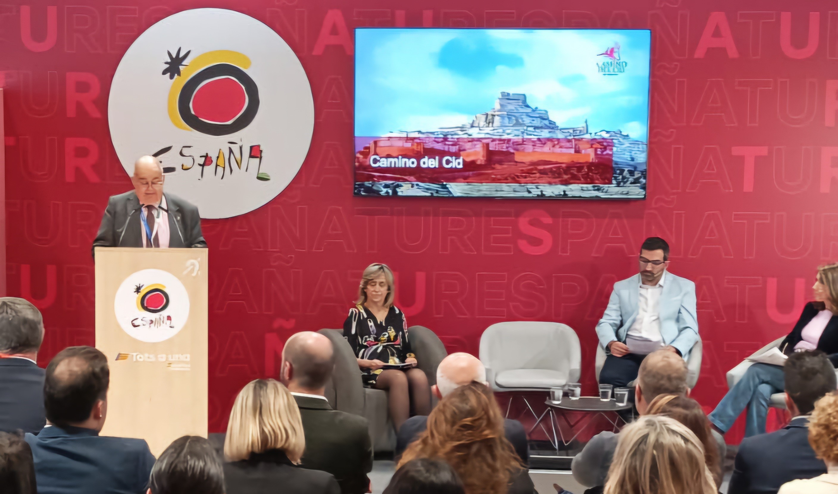 The President of Rutas Culturales de España, Juan Fernández, during his presentation at the Turespaña stand. 