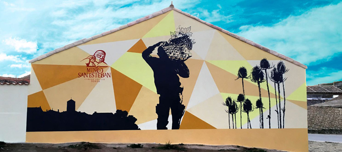 Mural de Mio de San Esteban (Soria), obra de la artista Estefana Ocampos