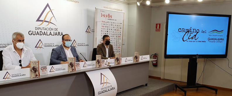 Un momento de la rueda de prensa en la que se ha presentado el sello de Valdearenas, el nmero 200 del Camino del Cid