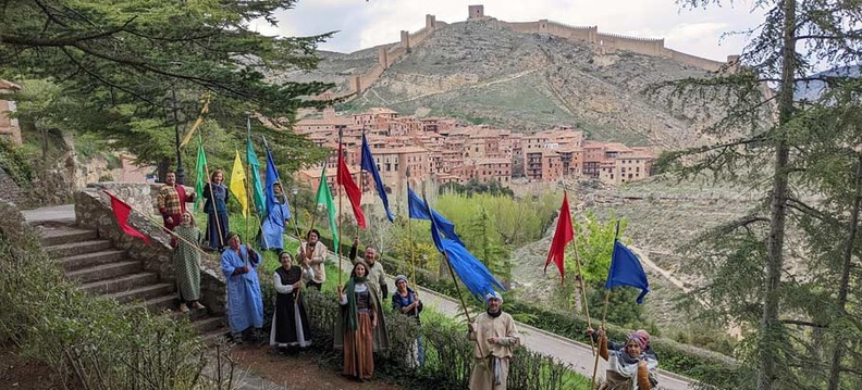 Un grupo de participantes en la ltima edicin de las "Correras" en Albarracn, Teruel (Foto: Asociacin Cultural Mio Cid)