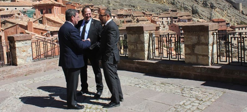 De izquierda a derecha los presidentes de las diputaciones de Burgos, Teruel y Soria en el Consejo Rector del Camino del Cid