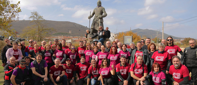 Miembros del Motoclub Zona Roja en El Poyo del Cid, Teruel