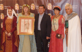 Foto de familia tras el acto de entrega del III lvar Fez