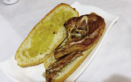 Bocadillo de chuletilla de cordero, Beneixama