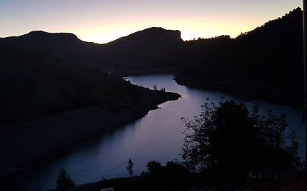 Embalse de Arenoso al amanecer