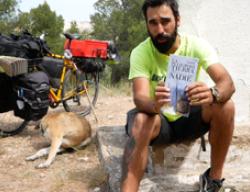 Pablo y Hippie (Bikecanine) recorriendo la ruta Tierras de Frontera