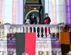 El presidente de la Diputación de Burgos tras recoger el galardón (Foto: Burgos Cidiano)