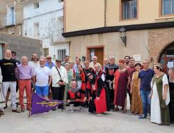 Foto de grupo antes de acceder al local de la asociación Mio Cid donde tuvo lugar el Encuentro