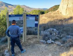 Paneles informativos en el paraje de Alcocer