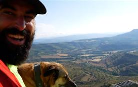 La despedida de Pablo y Hippie del Camino del Cid, en lo alto del castillo de Morella (Castellón)