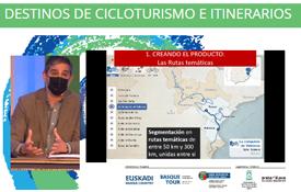 Un momento de la intervención de Alberto Luque en el I Foro de Cicloturismo de Euskadi