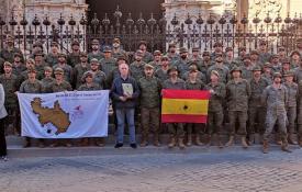 El Regimiento de Transmisiones 21 en la puerta de la Basílica de Santa María de Calatayud