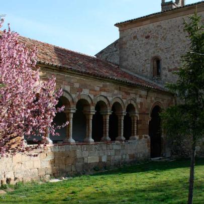 Galería porticada. Iglesia románica de San Bartolomé. Atienza, Guadalajara / ALC.