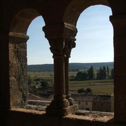 Galería porticada, iglesia románica de Aguilera, provincia de Soria / ALC.