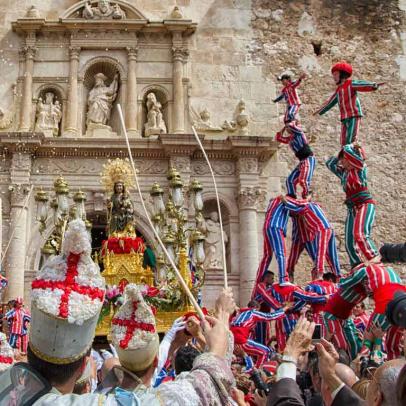 En Algemesí, provincia de Valencia, tiene lugar en septiembre la Fiesta de la Mare de Deu de la Salut, fiesta religiosa de origen medieval declarada Patrimonio Inmaterial de la Humanidad por UNESCO / Museu Valencià de la Festa de Algemesí.