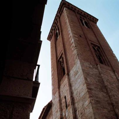 Torre románico mudéjar de Santo Domingo de Silos. Daroca, Zaragoza / Julio E. Fóster