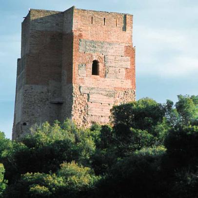 Torre del Cuervo o del Jarque.  Daroca, Zaragoza / Julio E. Fóster 