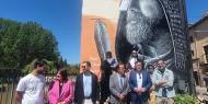 Autoridades ante el nuevo mural del Cid en San Esteban de Gormaz