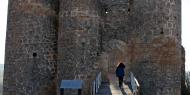 Entrada al castillo de Peñaranda de Duero, Burgos / ALC