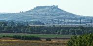 Vista de la fortaleza califal de Gormaz desde el pueblo de Aguilera, Soria / ALC.