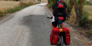 Carreteras humildes por las que pedalear es un placer te conducen a pueblos pequeños y tranquilos / ALC.