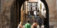 Coming into the village of Covarubias, province of Burgos / ALC.