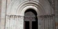 Puerta de la fachada lateral de la catedral de Sigüenza, Guadalajara / ALC