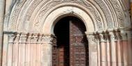 Puerta de la fachada lateral de la catedral de Sigüenza, Guadalajara / ALC