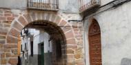 Portal del Este, una de las entradas amurallas a Huesa del Común, Teruel / ALC.